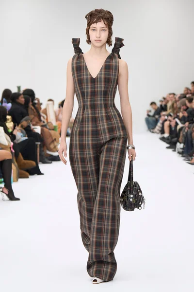 Look 22